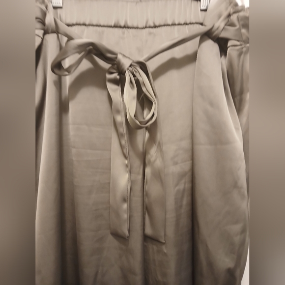 Joie Hunter Green NWOT Satin Light Luxury Flare Pants W Elastic/Tie- XL - Picture 5 of 8